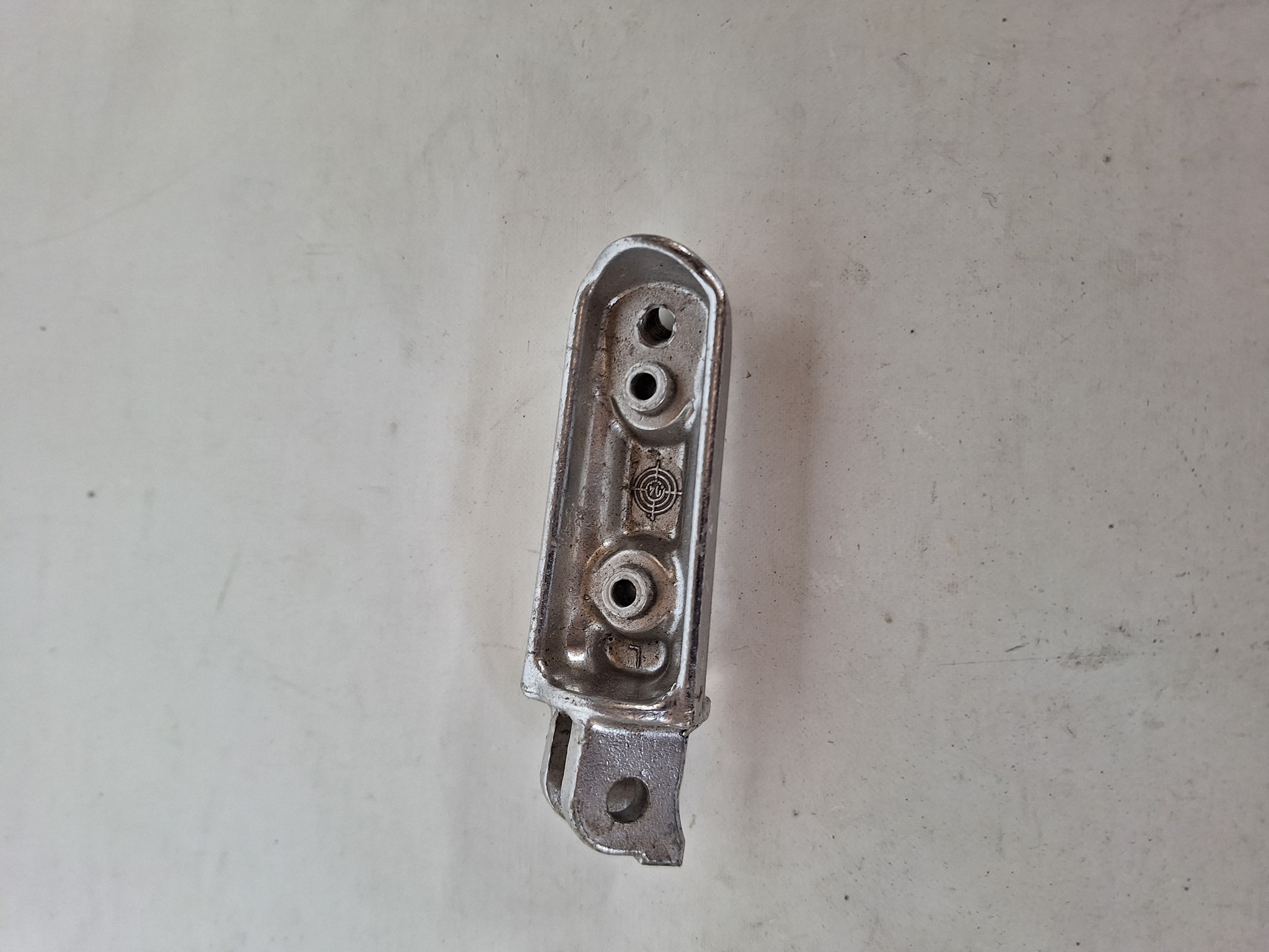 Picture of ARM,L MAIN STEP  50642-MBZ-G00  CB600FW